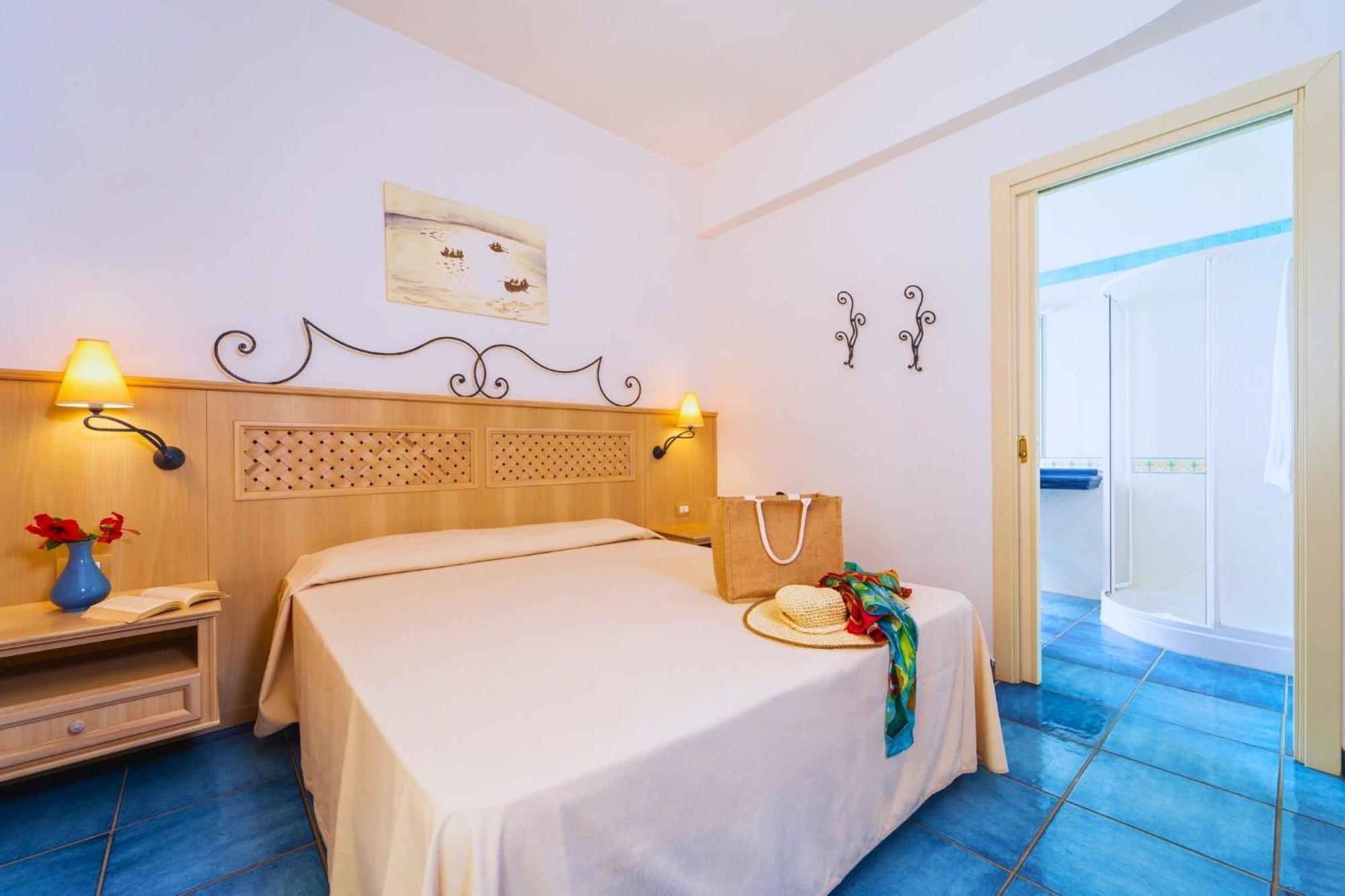 Hotel Ipomea Club Capo Vaticano Exterior photo