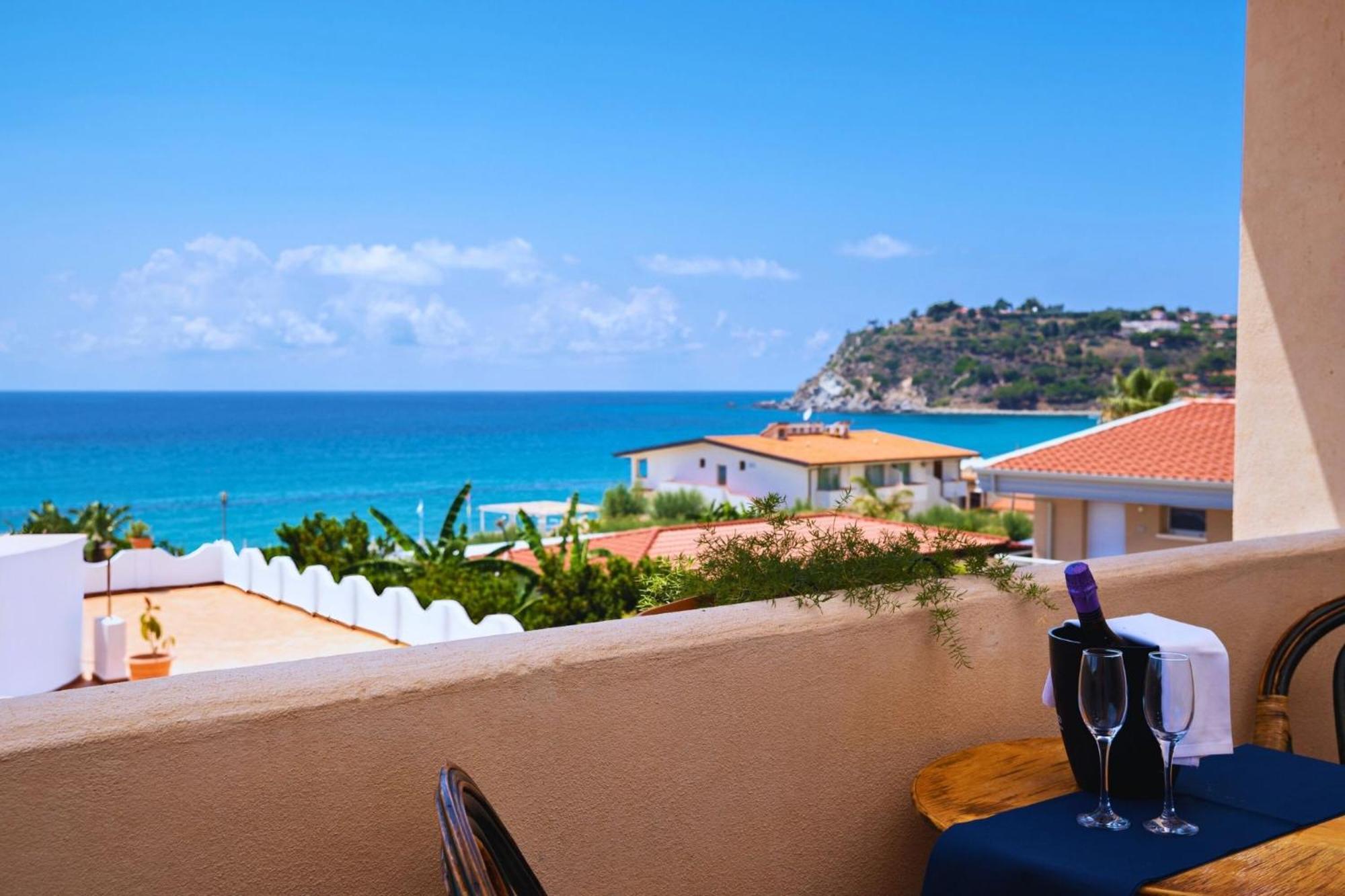 Hotel Ipomea Club Capo Vaticano Exterior photo