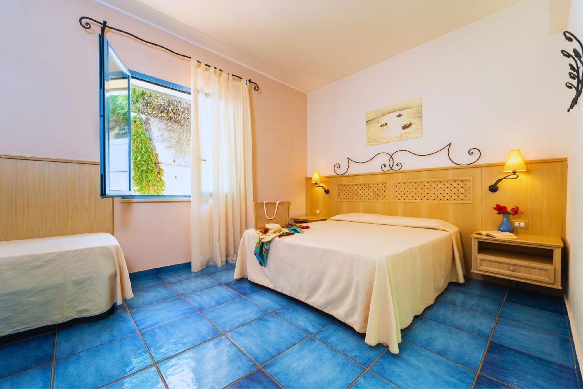 Hotel Ipomea Club Capo Vaticano Exterior photo