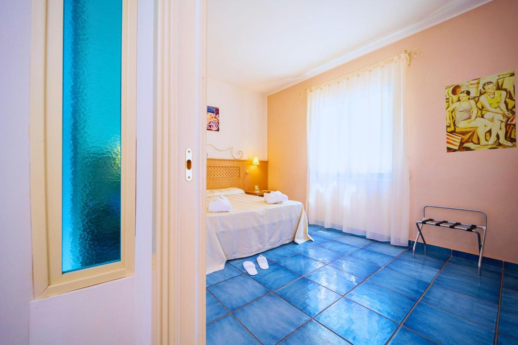 Hotel Ipomea Club Capo Vaticano Exterior photo