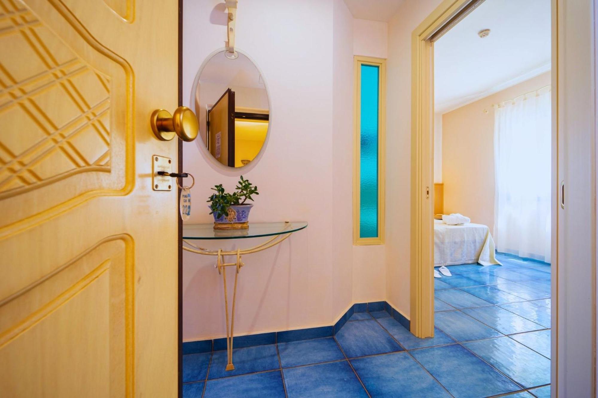 Hotel Ipomea Club Capo Vaticano Exterior photo