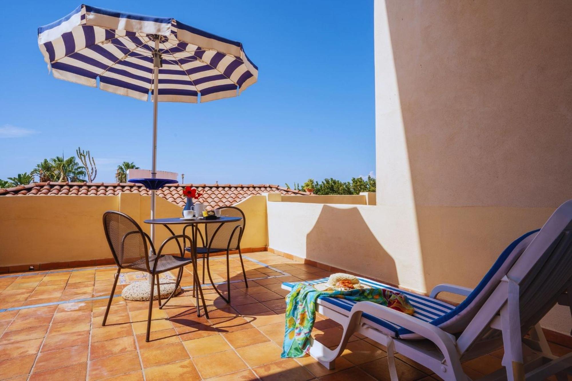 Hotel Ipomea Club Capo Vaticano Exterior photo