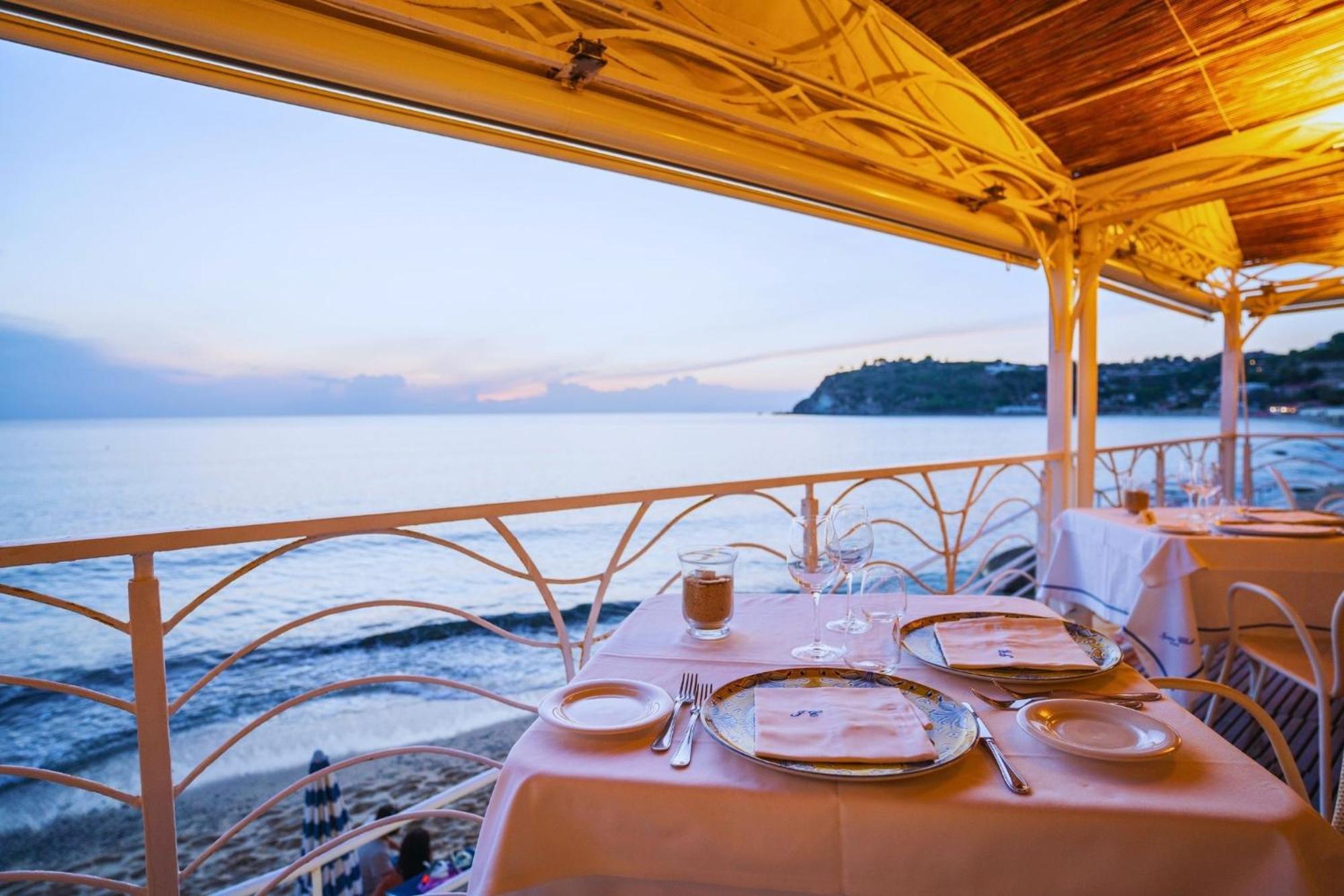 Hotel Ipomea Club Capo Vaticano Exterior photo