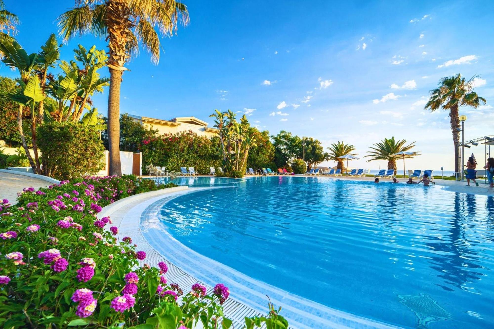 Hotel Ipomea Club Capo Vaticano Exterior photo