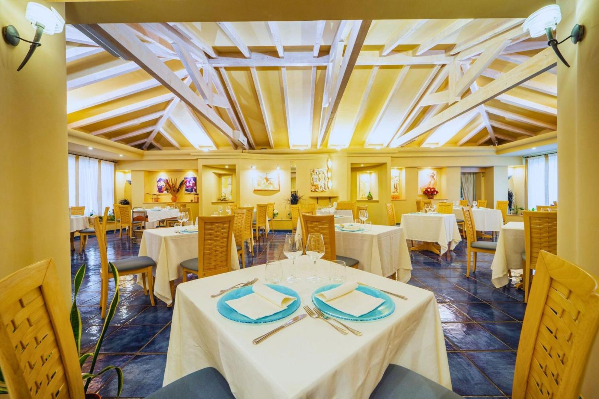 Hotel Ipomea Club Capo Vaticano Exterior photo